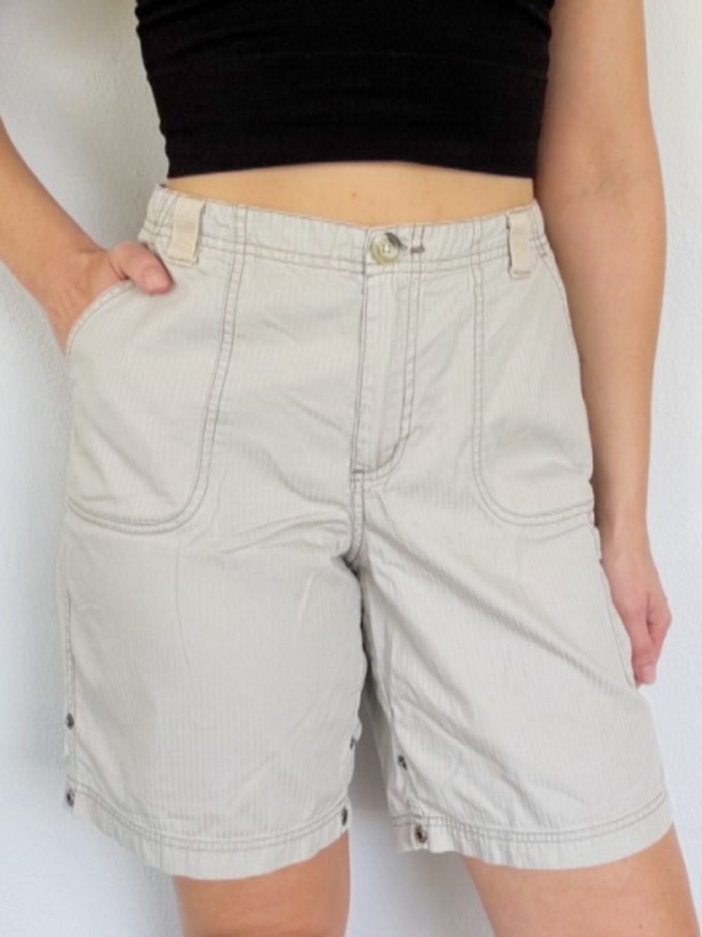 Columbia Sportswear XCO light beige/gray cotton cargo shorts size 8